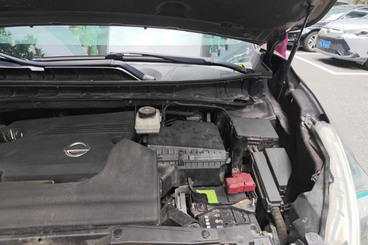 Used Nissan Murano 2019 2.5L XL Two-Wheel Drive Smart Connect Luxury Edition China VI Standard Engine Bay Left