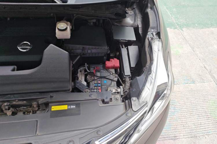 Used Nissan Murano 2019 2.5L XL Two-Wheel Drive Smart Connect Luxury Edition China VI Standard Engine Bay Left