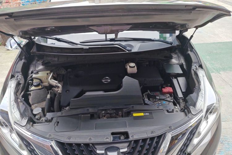 Used Nissan Murano 2019 2.5L XL Two-Wheel Drive Smart Connect Luxury Edition China VI Standard Engine Bay