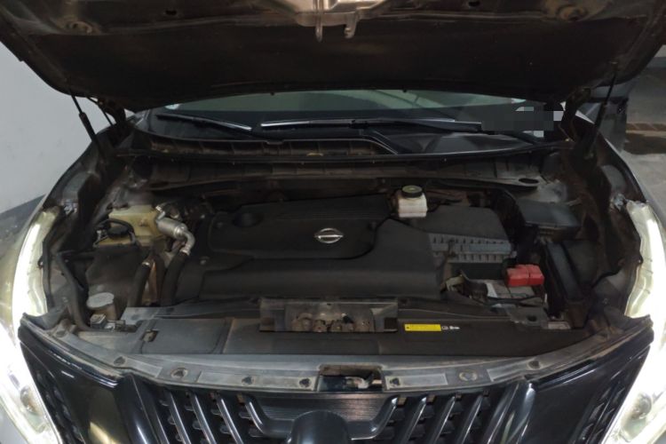 Used Nissan Murano 2019 2.5L XL Two-Wheel Drive Smart Connect Luxury Edition China VI Standard Engine Bay