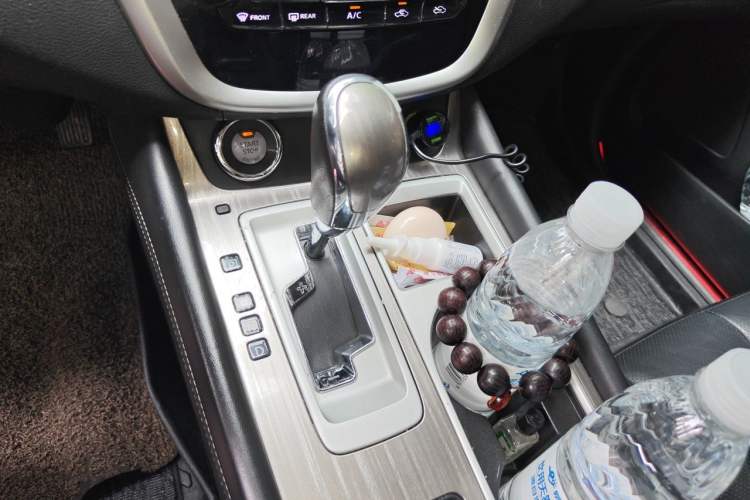 Used Nissan Murano 2019 2.5L XL Two-Wheel Drive Smart Connect Luxury Edition China VI Standard Gear Lever
