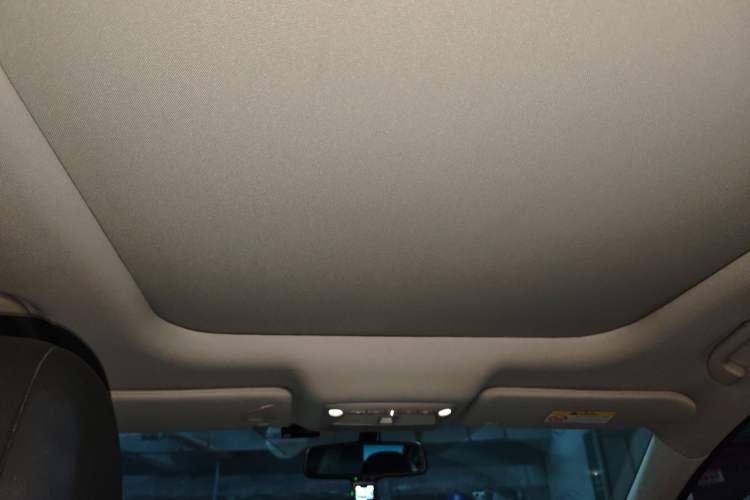 Used Nissan Murano 2019 2.5L XL Two-Wheel Drive Smart Connect Luxury Edition China VI Standard Headliner
