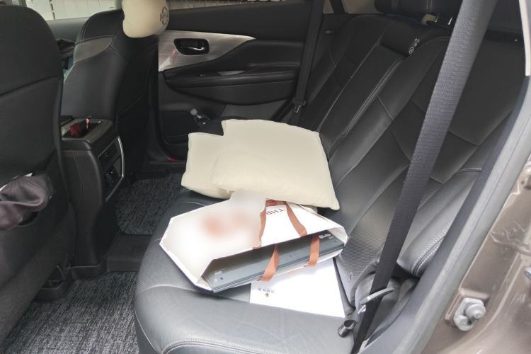 Used Nissan Murano 2019 2.5L XL Two-Wheel Drive Smart Connect Luxury Edition China VI Standard Left Rear Seat