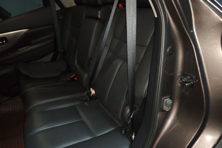 Used Nissan Murano 2019 2.5L XL Two-Wheel Drive Smart Connect Luxury Edition China VI Standard Left Rear Seat