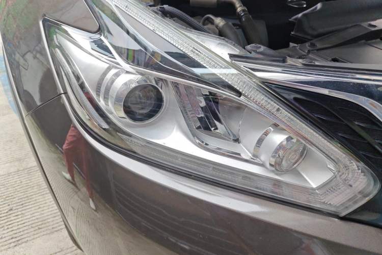 Used Nissan Murano 2019 2.5L XL Two-Wheel Drive Smart Connect Luxury Edition China VI Standard Right Front Headlight