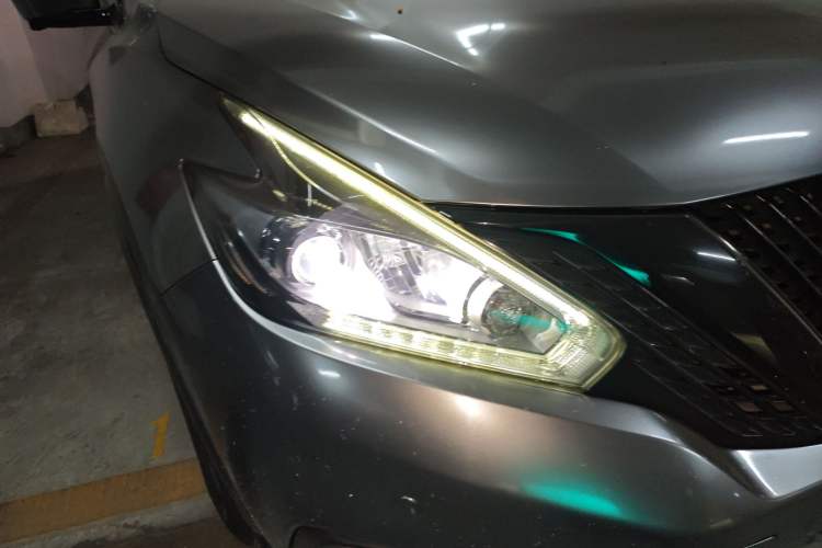 Used Nissan Murano 2019 2.5L XL Two-Wheel Drive Smart Connect Luxury Edition China VI Standard Right Front Headlight