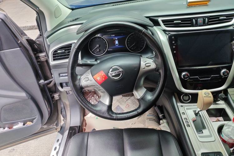 Used Nissan Murano 2019 2.5L XL Two-Wheel Drive Smart Connect Luxury Edition China VI Standard Steering Wheel