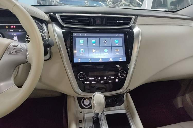 Used Nissan Murano 2019 2.5L XL Two-Wheel Drive Smart Connect Luxury Edition China VI Standard Audio And AC Panel