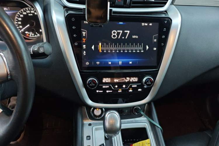 Used Nissan Murano 2019 2.5L XL Two-Wheel Drive Smart Connect Luxury Edition China VI Standard Audio And AC Panel