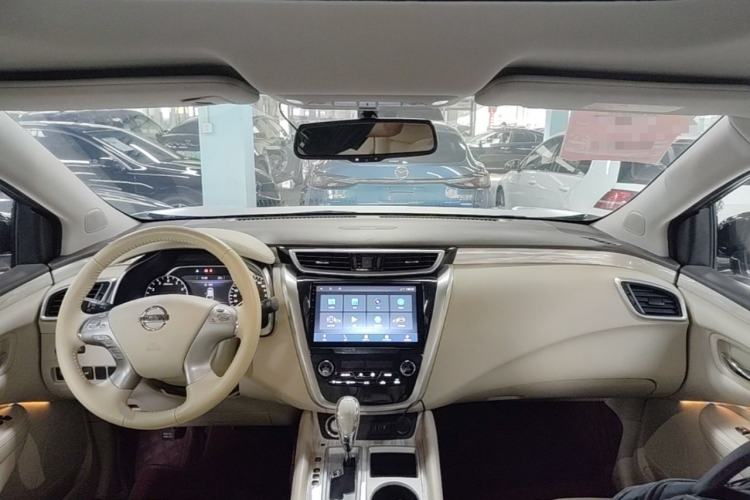 Used Nissan Murano 2019 2.5L XL Two-Wheel Drive Smart Connect Luxury Edition China VI Standard Center Console