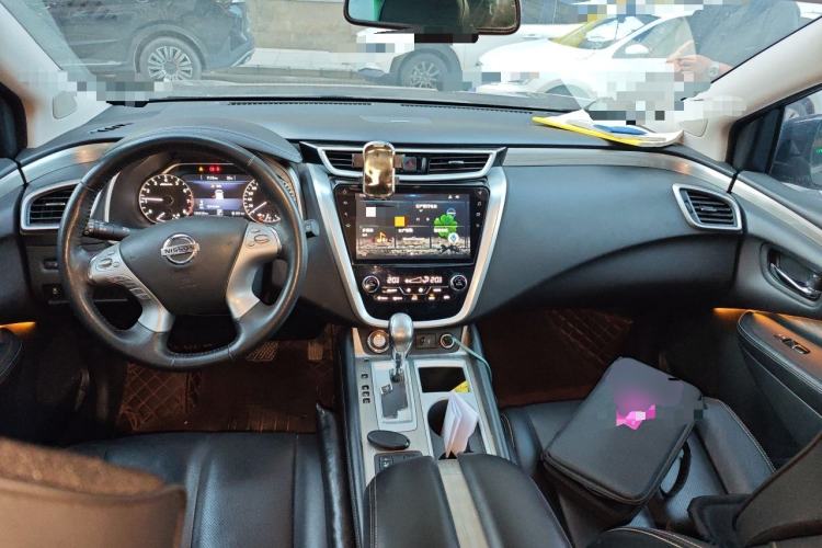 Used Nissan Murano 2019 2.5L XL Two-Wheel Drive Smart Connect Luxury Edition China VI Standard Center Console