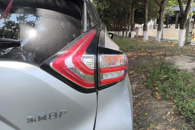 Used Nissan Murano 2019 2.5L XL Two-Wheel Drive Smart Connect Luxury Edition China VI Standard Right Rear Taillight