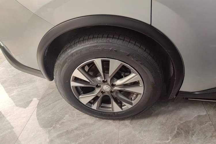 Used Nissan Murano 2019 2.5L XL Two-Wheel Drive Smart Connect Luxury Edition China VI Standard Right Rear Wheel Hub