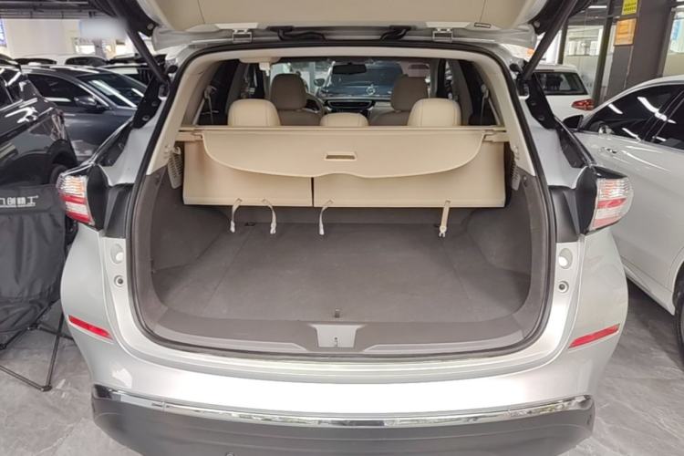 Used Nissan Murano 2019 2.5L XL Two-Wheel Drive Smart Connect Luxury Edition China VI Standard Trunk