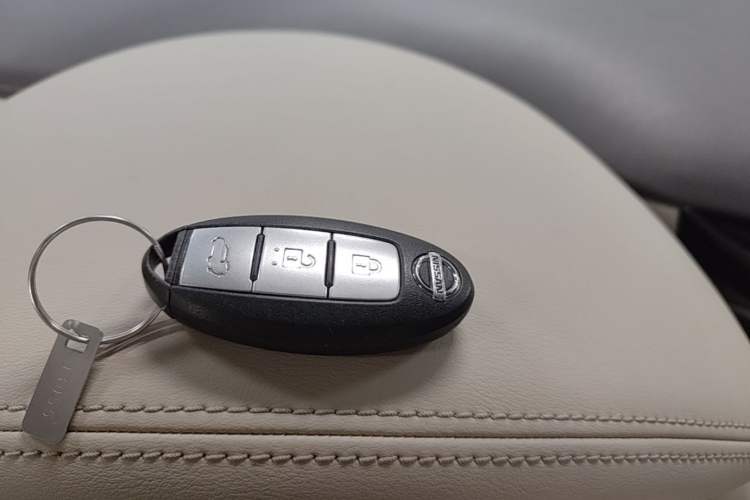 Used Nissan Murano 2019 2.5L XL Two-Wheel Drive Smart Connect Luxury Edition China VI Standard Vehicle Key