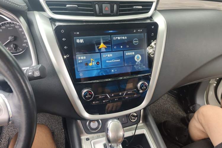Used Nissan Murano 2019 2.5L XL Two-Wheel Drive Smart Connect Luxury Edition China VI Standard Audio And AC Panel
