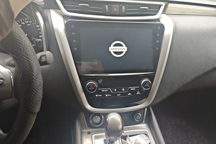 Used Nissan Murano 2019 2.5L XL Two-Wheel Drive Smart Connect Luxury Edition China VI Standard Audio And AC Panel