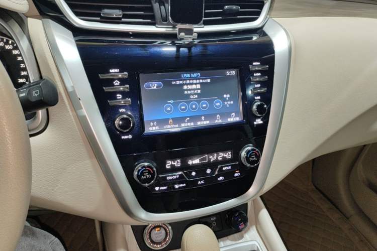 Used Nissan Murano 2019 2.5L XE Two-Wheel Drive Elite Version China VI Standard Audio And AC Panel