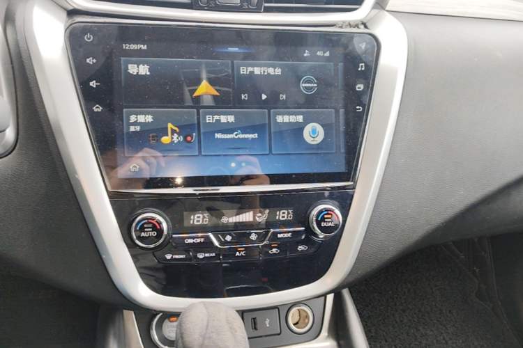 Used Nissan Murano 2019 2.5L XL Two-Wheel Drive Smart Connect Luxury Edition China VI Standard Audio And AC Panel