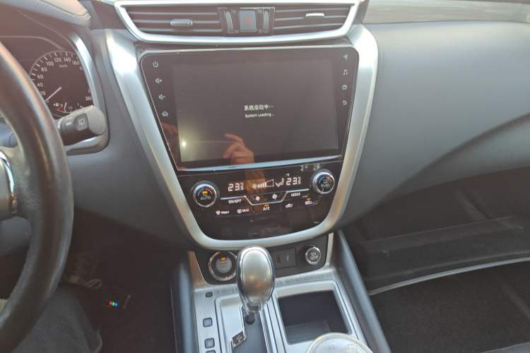 Used Nissan Murano 2019 2.5L XL Two-Wheel Drive Smart Connect Luxury Edition China VI Standard Audio And AC Panel