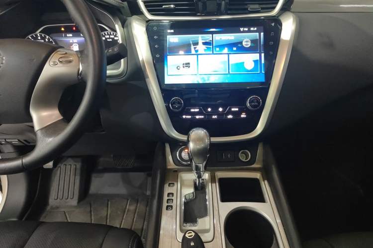 Used Nissan Murano 2019 2.5L XL Two-Wheel Drive Smart Connect Luxury Edition China VI Standard Audio And AC Panel