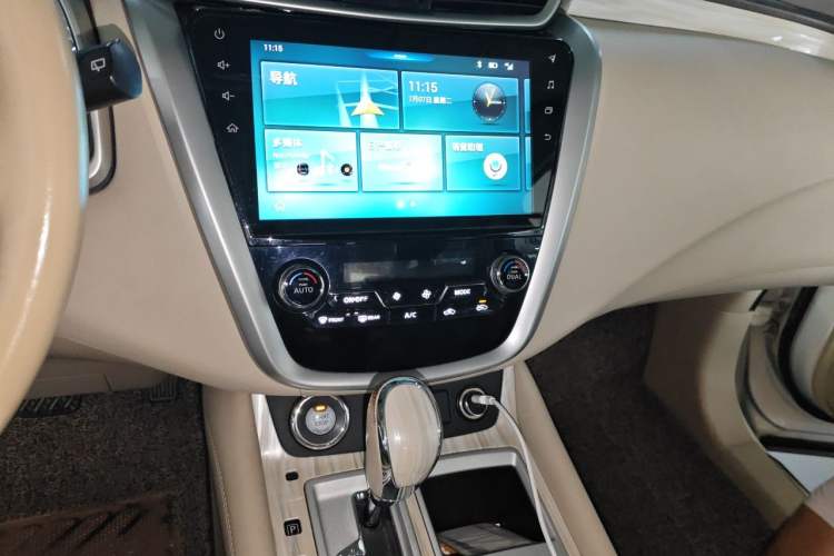 Used Nissan Murano 2019 2.5L XL Two-Wheel Drive Smart Connect Luxury Edition China VI Standard Audio And AC Panel