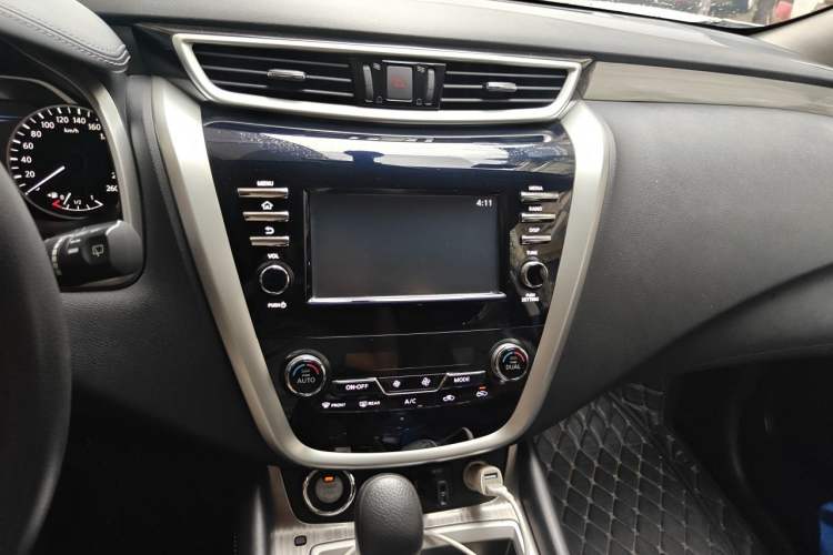 Used Nissan Murano 2019 2.5L XE Two-Wheel Drive Elite Version China VI Standard Audio And AC Panel