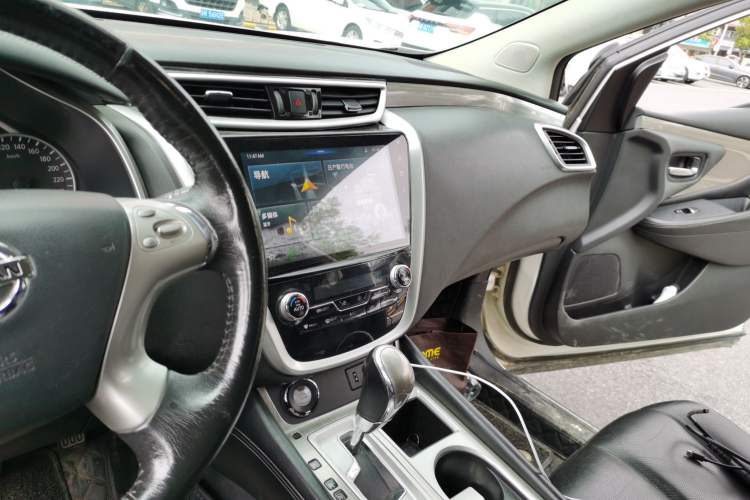 Used Nissan Murano 2019 2.5L XL Two-Wheel Drive Smart Connect Luxury Edition China VI Standard Audio And AC Panel