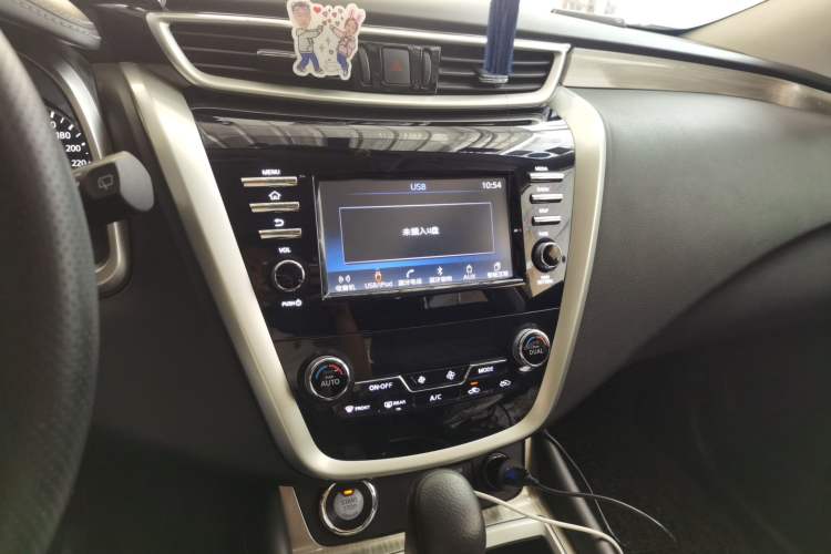 Used Nissan Murano 2019 2.5L XE Two-Wheel Drive Elite Version China VI Standard Audio And AC Panel