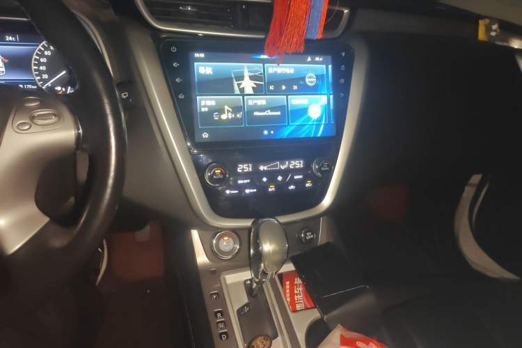 Used Nissan Murano 2019 2.5L XL Two-Wheel Drive Smart Connect Luxury Edition China VI Standard Audio And AC Panel