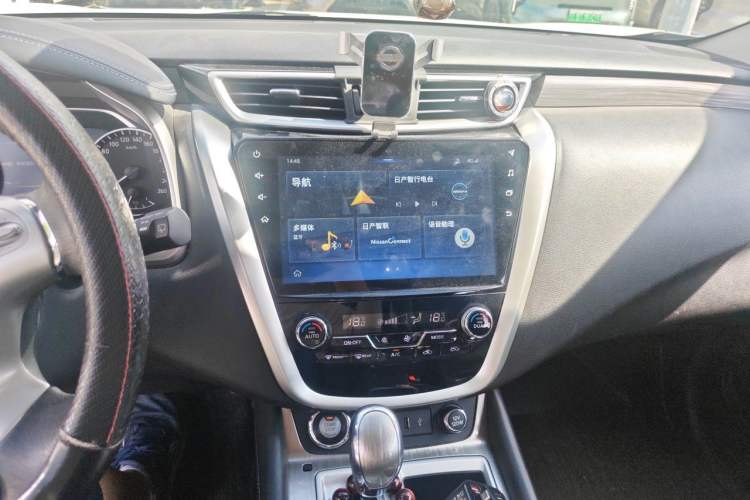 Used Nissan Murano 2019 2.5L XL Two-Wheel Drive Smart Connect Luxury Edition China VI Standard Audio And AC Panel