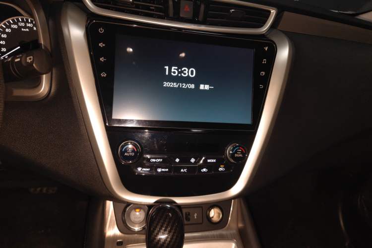 Used Nissan Murano 2019 2.5L XL Two-Wheel Drive Smart Connect Luxury Edition China VI Standard Audio And AC Panel