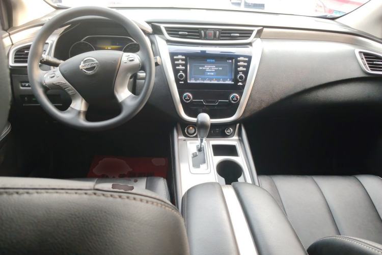 Used Nissan Murano 2019 2.5L XE Two-Wheel Drive Elite Version China VI Standard Center Console