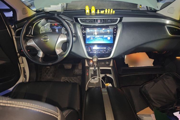 Used Nissan Murano 2019 2.5L XL Two-Wheel Drive Smart Connect Luxury Edition China VI Standard Center Console