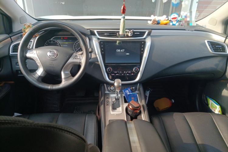 Used Nissan Murano 2019 2.5L XL Two-Wheel Drive Smart Connect Luxury Edition China VI Standard Center Console