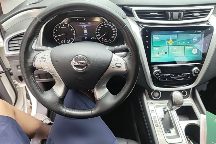 Used Nissan Murano 2019 2.5L XL Two-Wheel Drive Smart Connect Luxury Edition China VI Standard Center Console