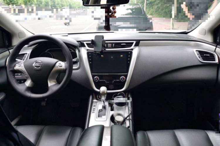 Used Nissan Murano 2019 2.5L XL Two-Wheel Drive Smart Connect Luxury Edition China VI Standard Center Console