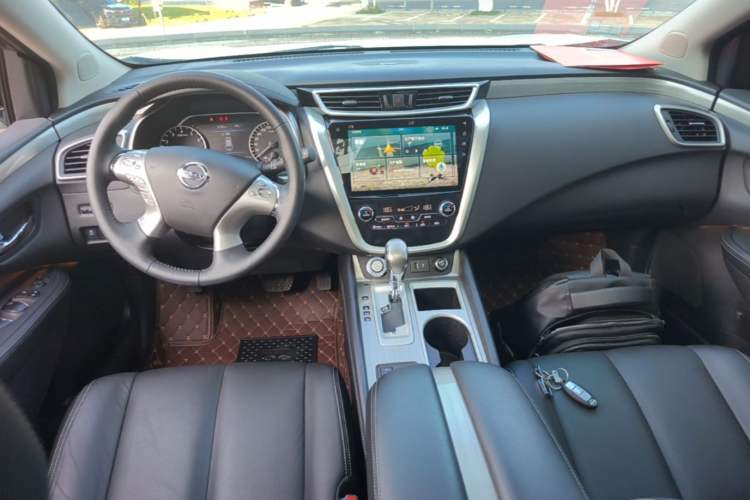 Used Nissan Murano 2019 2.5L XL Two-Wheel Drive Smart Connect Luxury Edition China VI Standard Center Console