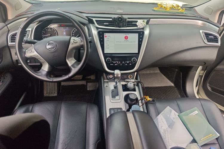 Used Nissan Murano 2019 2.5L XL Two-Wheel Drive Smart Connect Luxury Edition China VI Standard Center Console