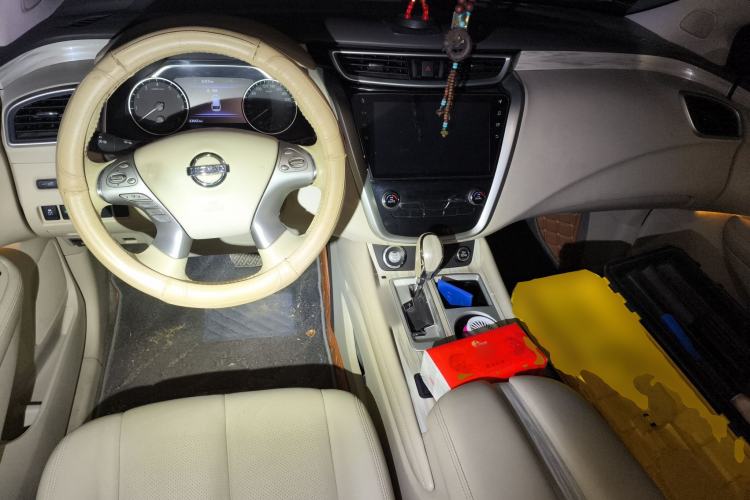 Used Nissan Murano 2019 2.5L XL Two-Wheel Drive Smart Connect Luxury Edition China VI Standard Center Console