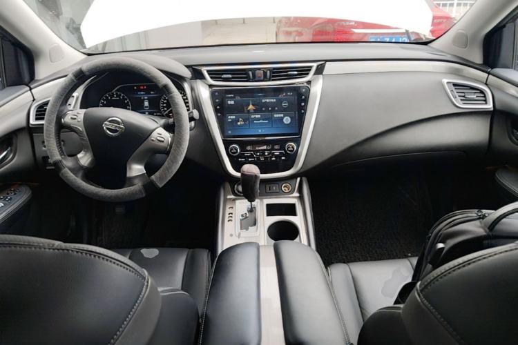 Used Nissan Murano 2019 2.5L XL Two-Wheel Drive Smart Connect Luxury Edition China VI Standard Center Console