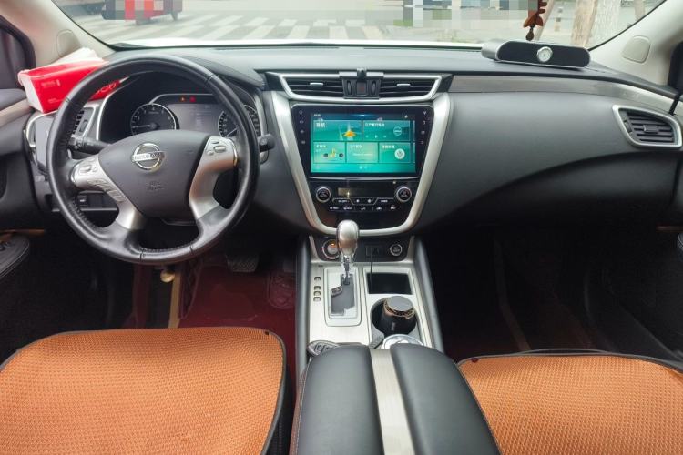 Used Nissan Murano 2019 2.5L XL Two-Wheel Drive Smart Connect Luxury Edition China VI Standard Center Console