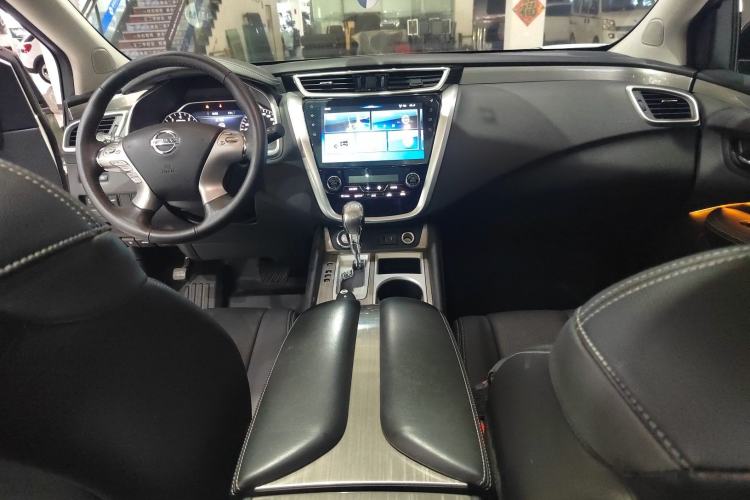 Used Nissan Murano 2019 2.5L XL Two-Wheel Drive Smart Connect Luxury Edition China VI Standard Center Console