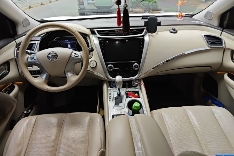 Used Nissan Murano 2019 2.5L XL Plus Two-Wheel Drive SmartConnect Leading Edition China VI Standard Center Console