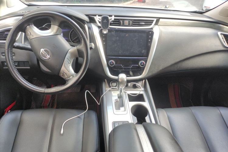 Used Nissan Murano 2019 2.5L XL Two-Wheel Drive Smart Connect Luxury Edition China VI Standard Center Console