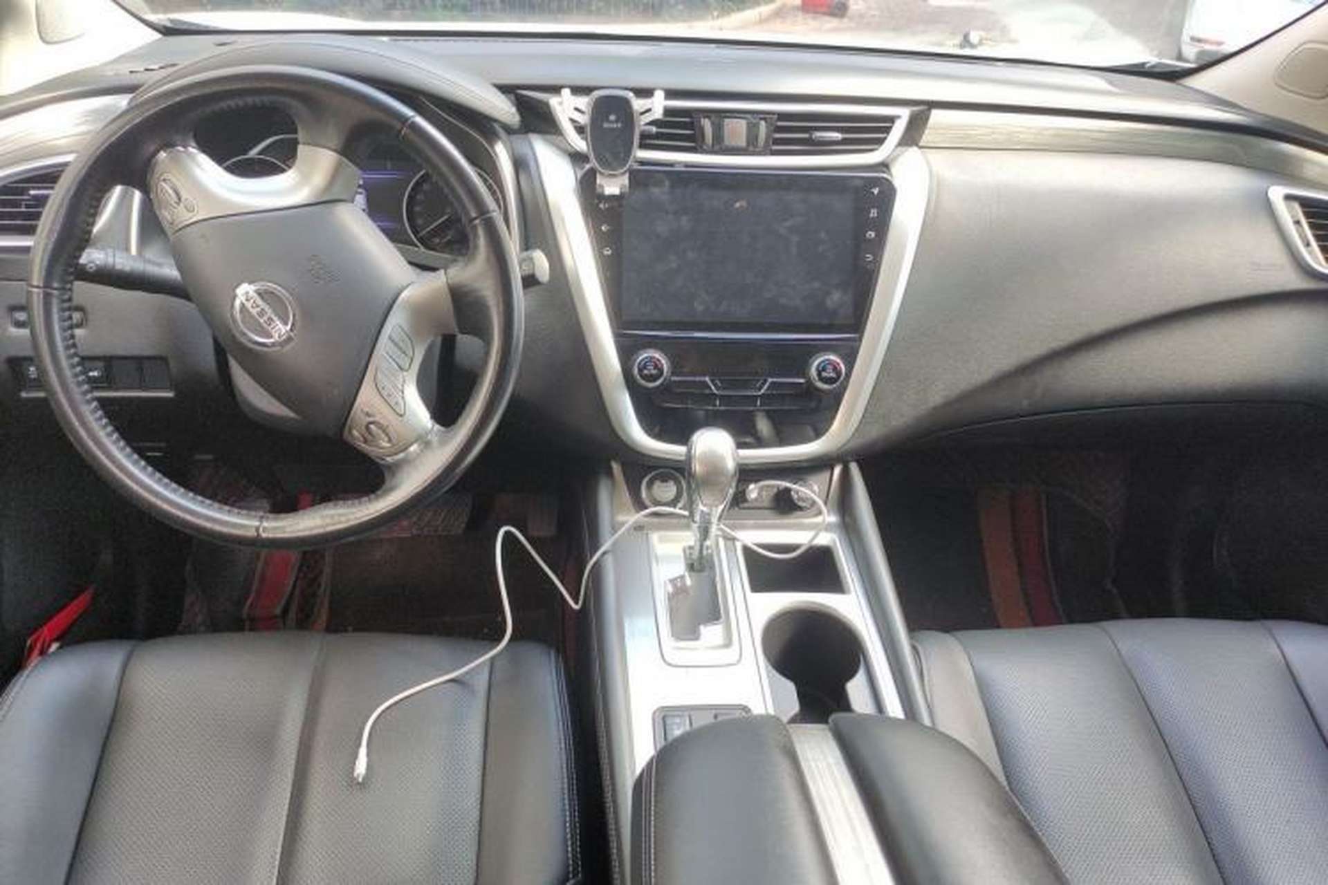 Used Nissan Murano 2019 2.5L XL Two-Wheel Drive Smart Connect Luxury Edition China VI Standard Center Console