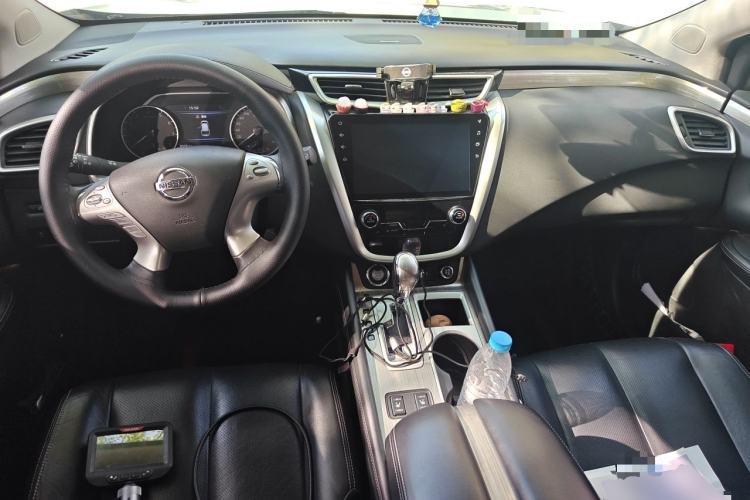 Used Nissan Murano 2019 2.5L XL Two-Wheel Drive Smart Connect Luxury Edition China VI Standard Center Console