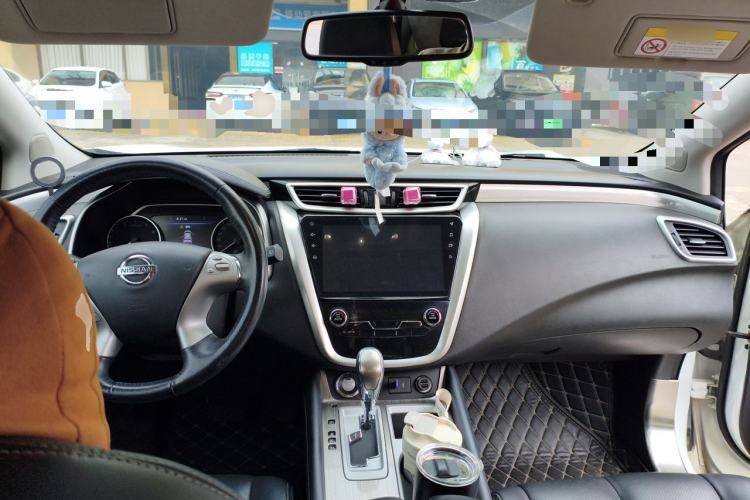 Used Nissan Murano 2019 2.5L XL Two-Wheel Drive Smart Connect Luxury Edition China VI Standard Center Console