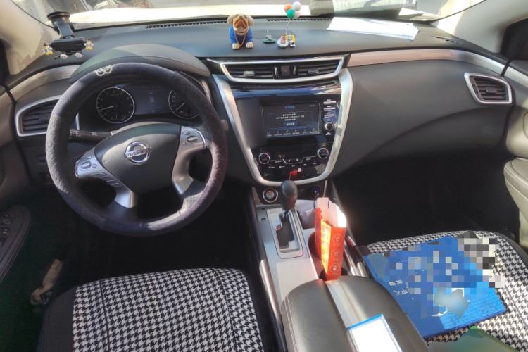 Used Nissan Murano 2019 2.5L XE Two-Wheel Drive Elite Version China VI Standard Center Console