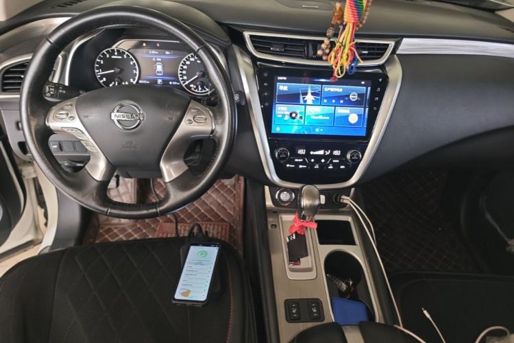 Used Nissan Murano 2019 2.5L XL Two-Wheel Drive Smart Connect Luxury Edition China VI Standard Center Console